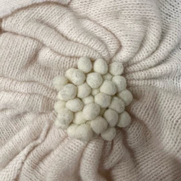 Anthropologie Archival Collection cream ivory flowers black bow peplum sweater L - Picture 10 of 10